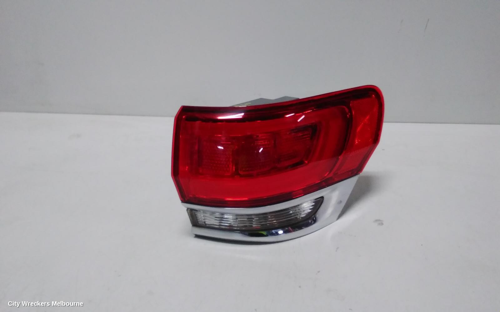 JEEP GRANDCHEROKEE RIGHT TAILLIGHT, WK, LAREDO/OVERLAND/LIMITED, W/ CHROME BEZEL, 04/2013 ONWARDS