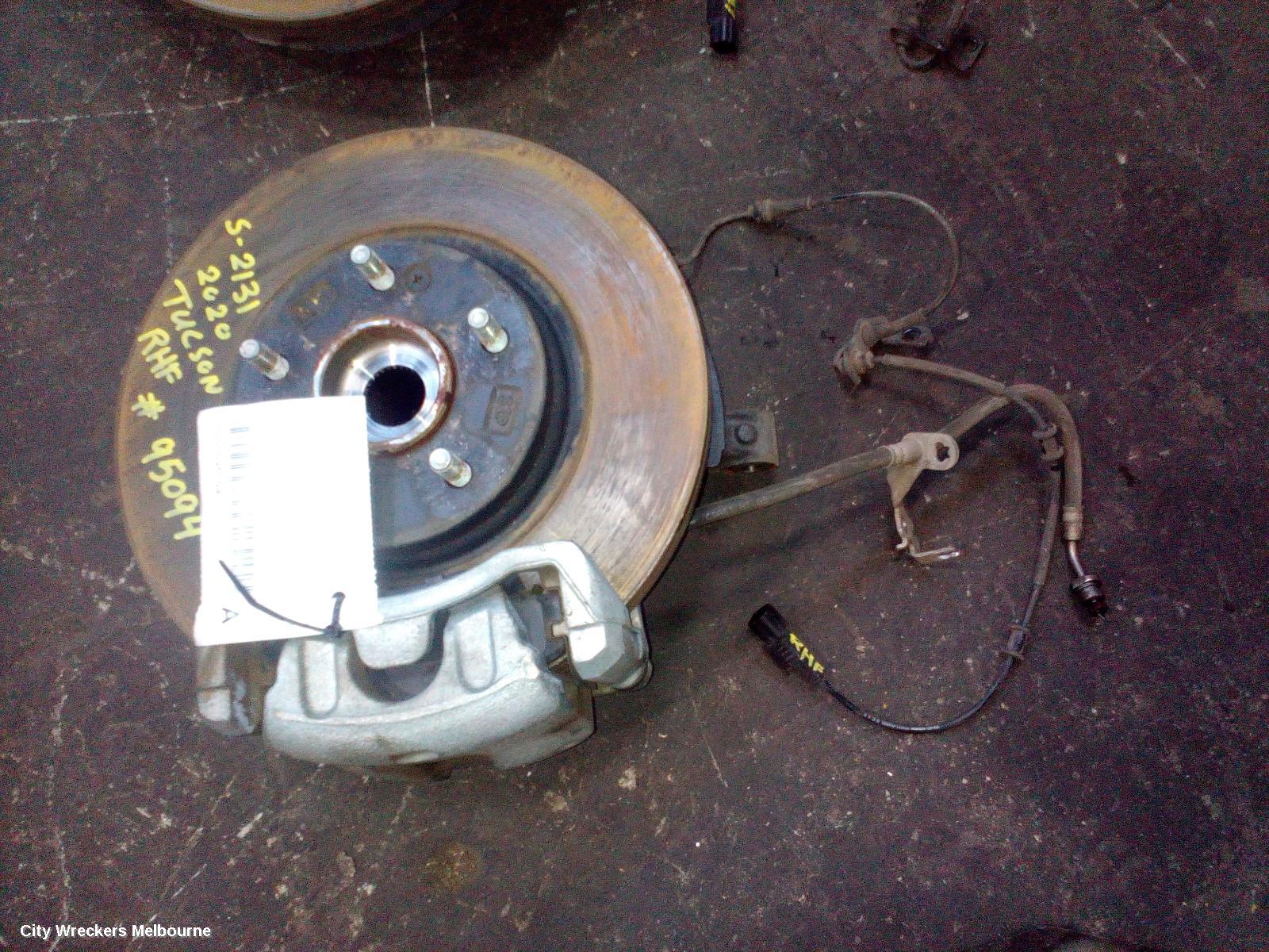 HYUNDAI TUCSON RIGHT FRONT HUB ASSEMBLY, TL, FWD, 06/2018 - 01/2021