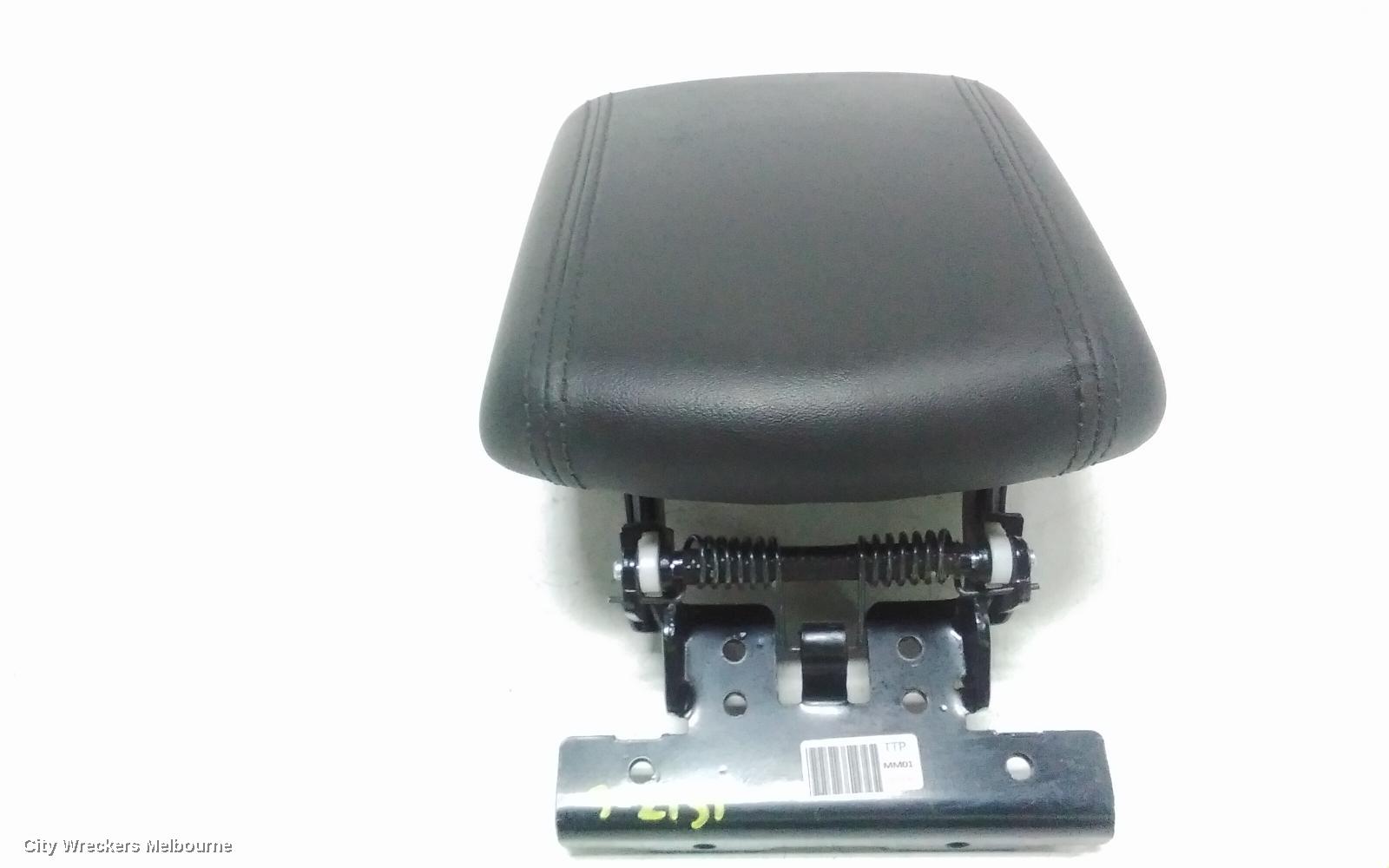HYUNDAI TUCSON CONSOLE, CONSOLE LID ONLY, TL, W/ PARK BRAKE LEVER, 06/2015 - 01/2021