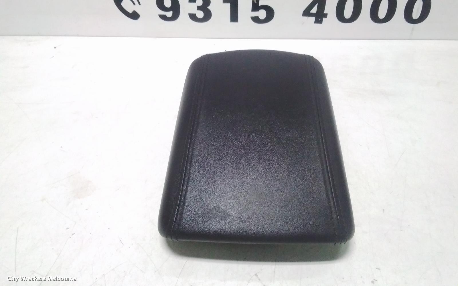 HYUNDAI TUCSON CONSOLE, CONSOLE LID ONLY, TL, W/ PARK BRAKE LEVER, 06/2015 - 01/2021
