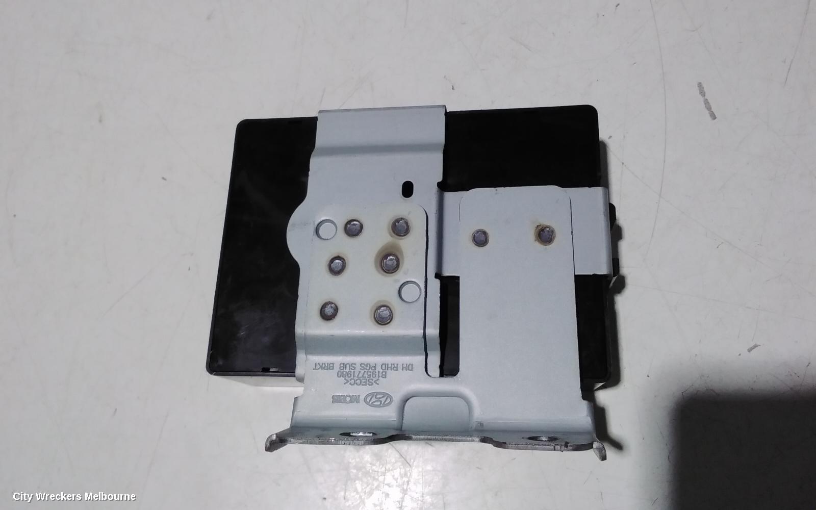 HYUNDAI GENESIS, DH, 11/2014 - 01/2018, HYUNDAI 95770-B1100 UNIT ASSEMBLY-PARKING GUIDE SYSTEM: 95139