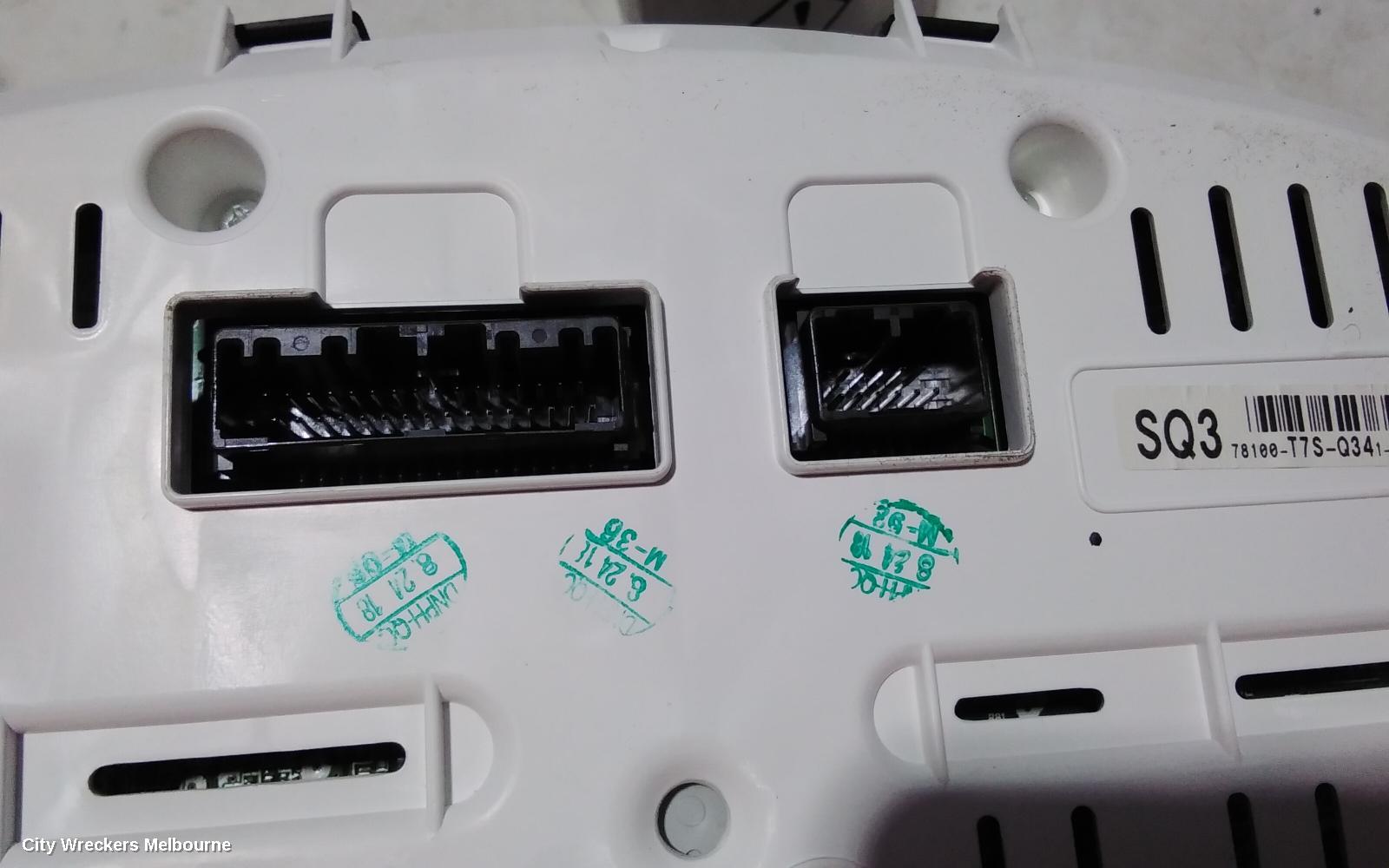 HONDA HRV INSTRUMENT CLUSTER, PETROL, AUTO T/M, RU5, 12/2014 - 10/2021