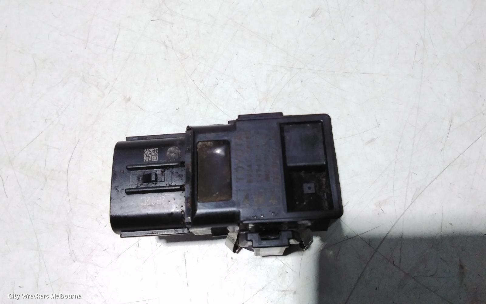 TOYOTA PRIUS, ZVW40R, PRIUS V, 05/2012 - 11/2022, CRUSH SENSOR: 95253
