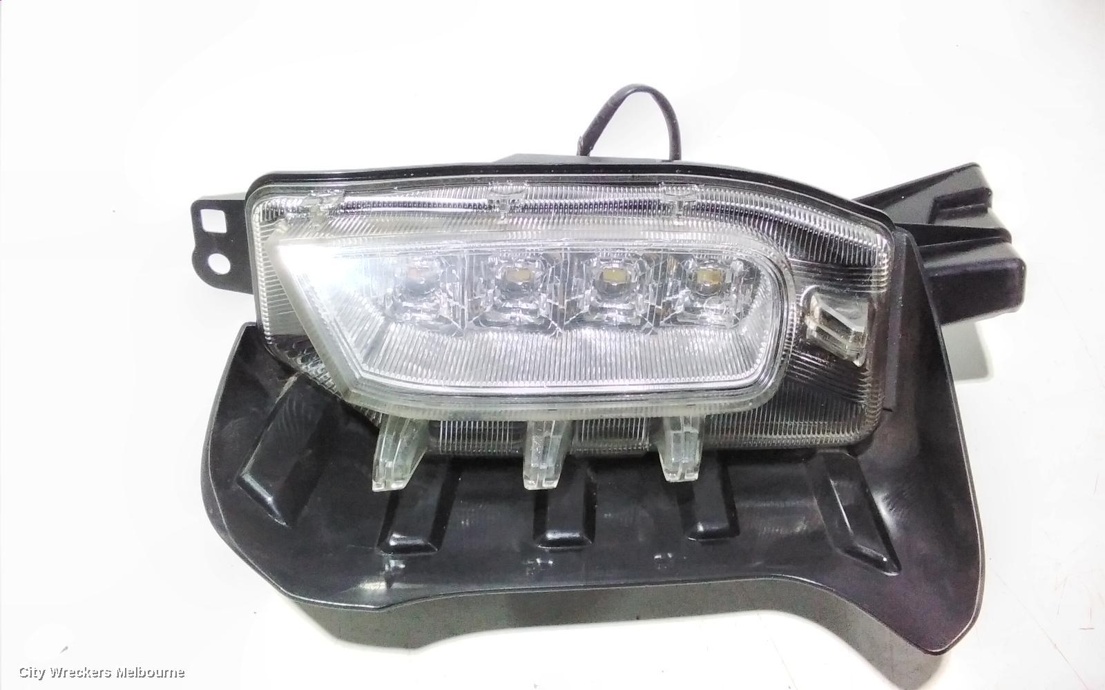 TOYOTA PRIUS LEFT INDICATOR/FOG/SIDE, ZVW40R, PRIUS V, BUMPER FLASHER, 05/2012 - 05/2015