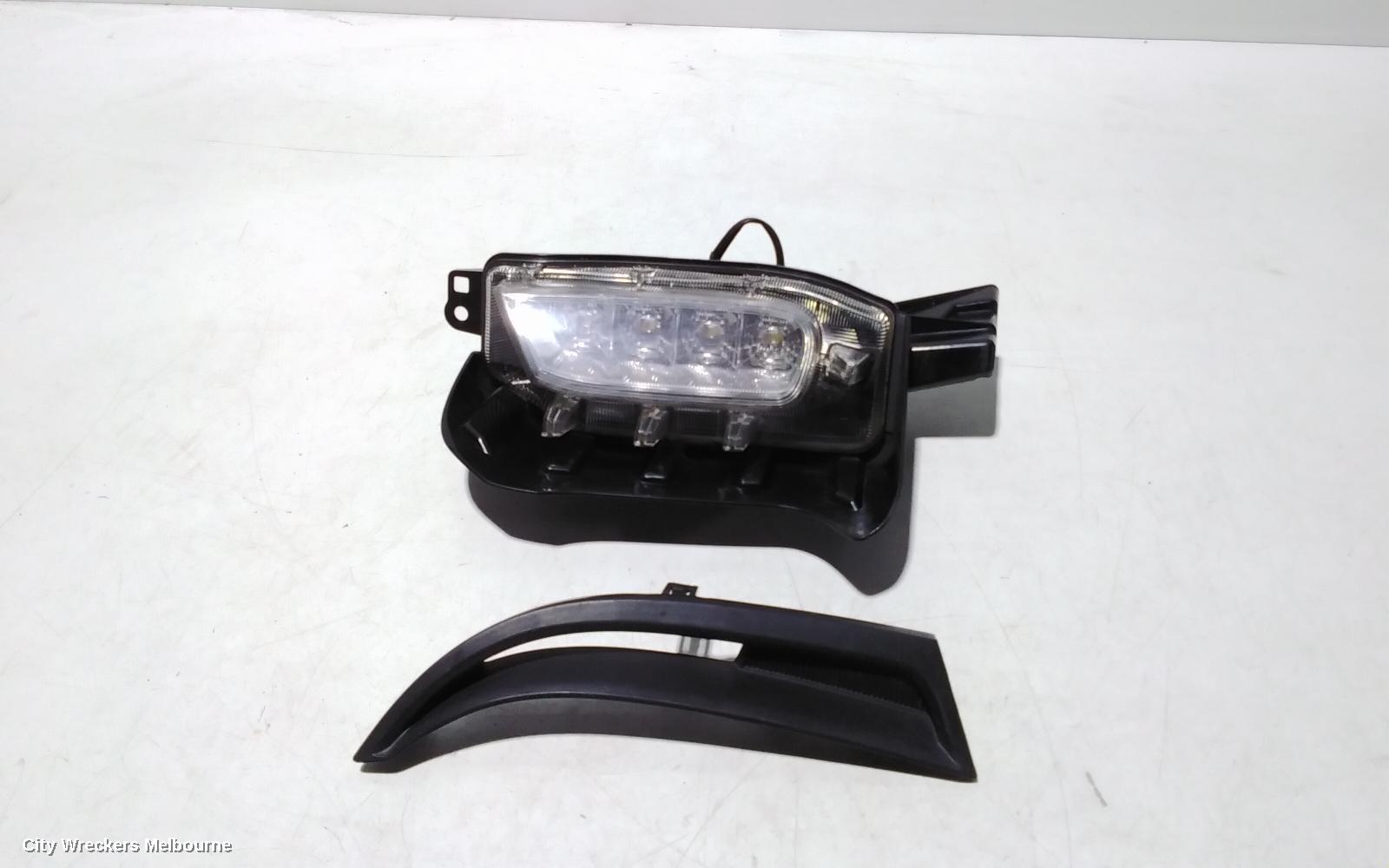 TOYOTA PRIUS LEFT INDICATOR/FOG/SIDE, ZVW40R, PRIUS V, BUMPER FLASHER, 05/2012 - 05/2015