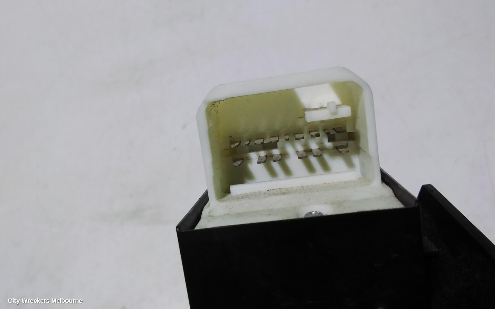 TOYOTA COROLLA PWR DR WIND SWITCH, RH FRONT (MASTER SWITCH), ZRE182R, HATCH, STANDARD, 10/2012 - 03/2015