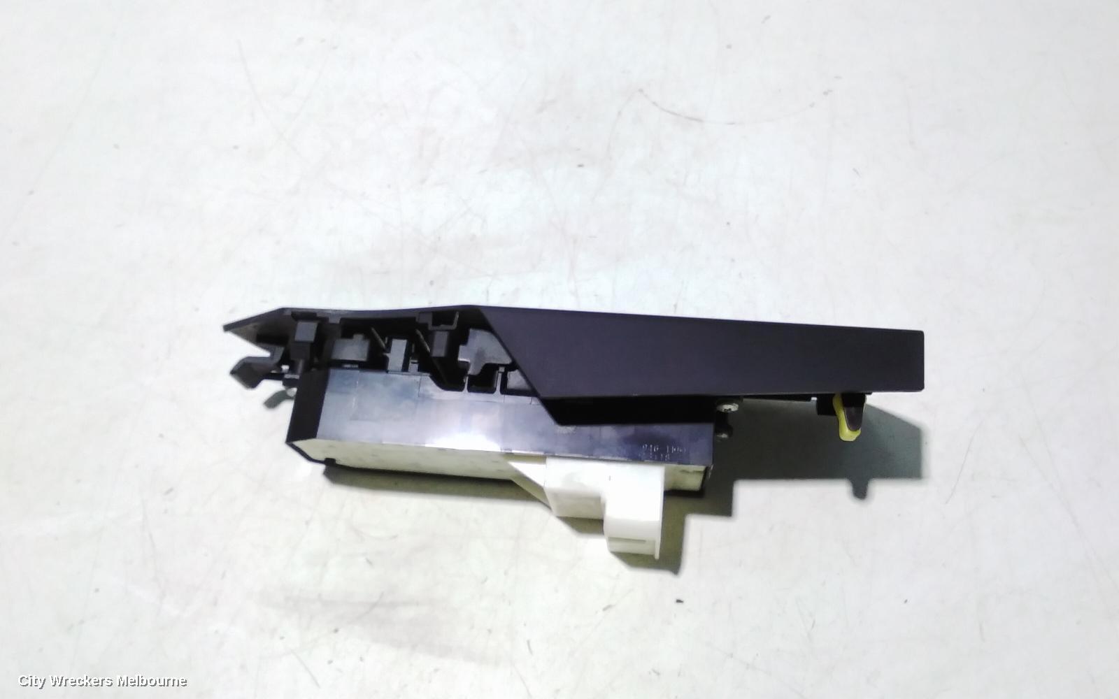TOYOTA COROLLA PWR DR WIND SWITCH, RH FRONT (MASTER SWITCH), ZRE182R, HATCH, STANDARD, 10/2012 - 03/2015