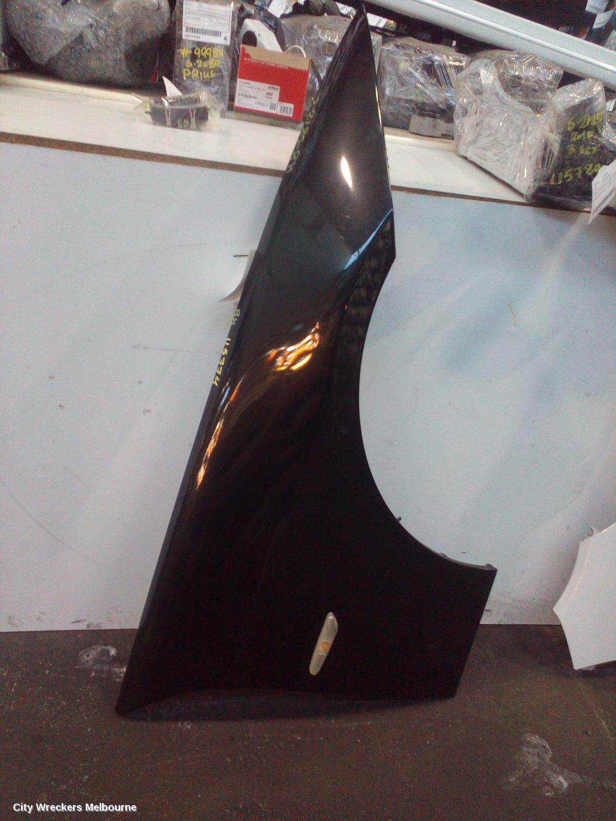 BMW 3 SERIES RIGHT GUARD, E90/E91, SEDAN/WAGON, STD TYPE, 03/2005 - 04/2012