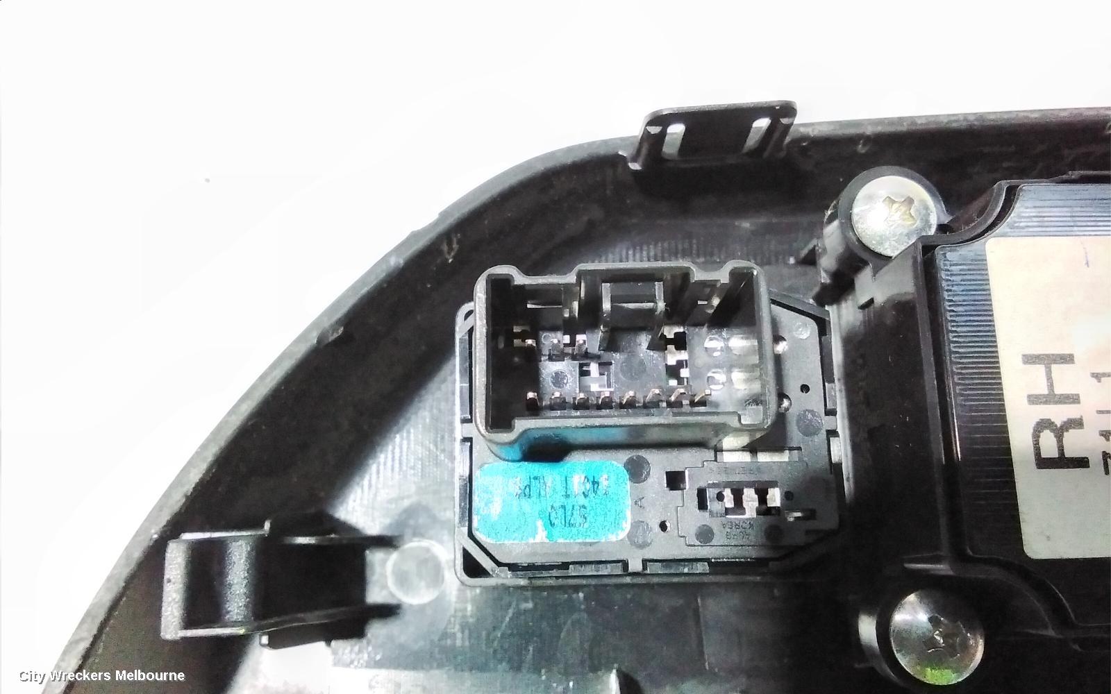 SUZUKI SWIFT PWR DR WIND SWITCH, RH FRONT (MASTER SWITCH), RS415/RS416, 09/2004 - 02/2011