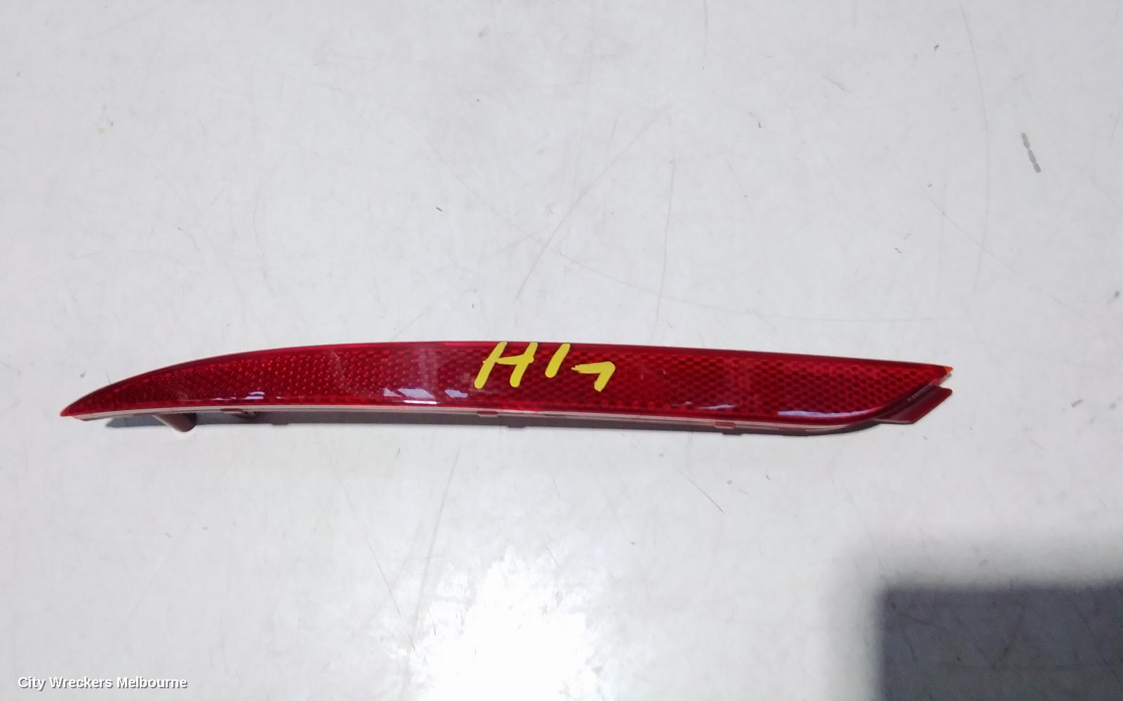 HOLDEN COMMODORE, VF, 05/2013 - 12/2017, LH REA BAR REFLECTOR: 95494