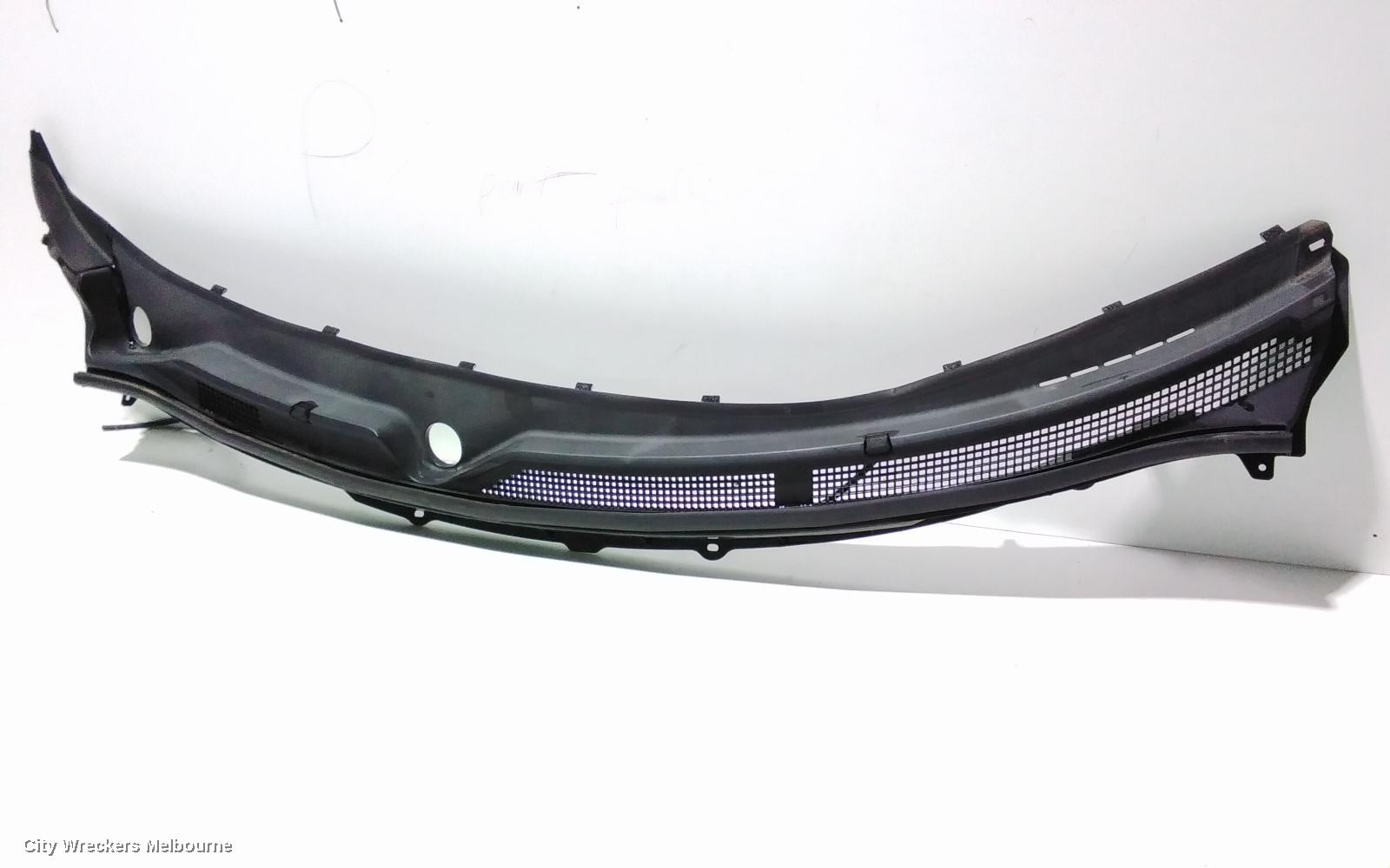 RENAULT KALEOS PLENUM CHAMBER, H45 11/2011 - 08/2013