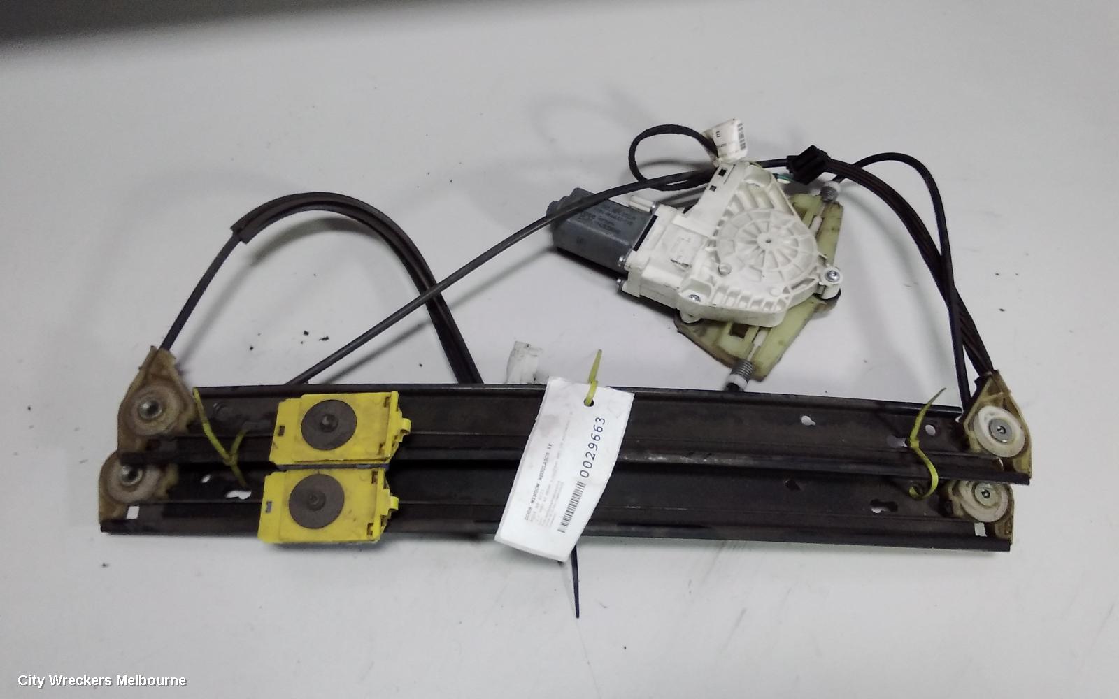 AUDI A6 RIGHT FRONT WINDOW REG/MOTOR, C6, VIN WAUZZZ4F...