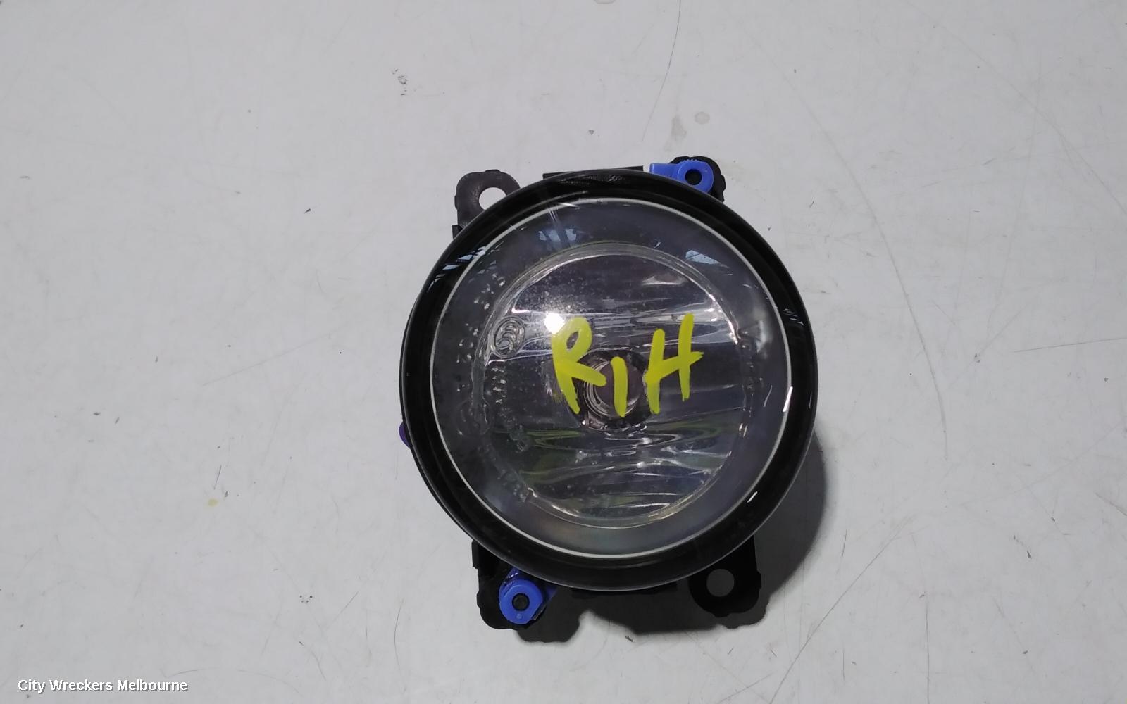 HOLDEN COMMODORE RIGHT INDICATOR/FOG/SIDE, BUMPER FOGLAMP, VZ, CALAIS/BERLINA/SVZ, 08/2004 - 09/2007