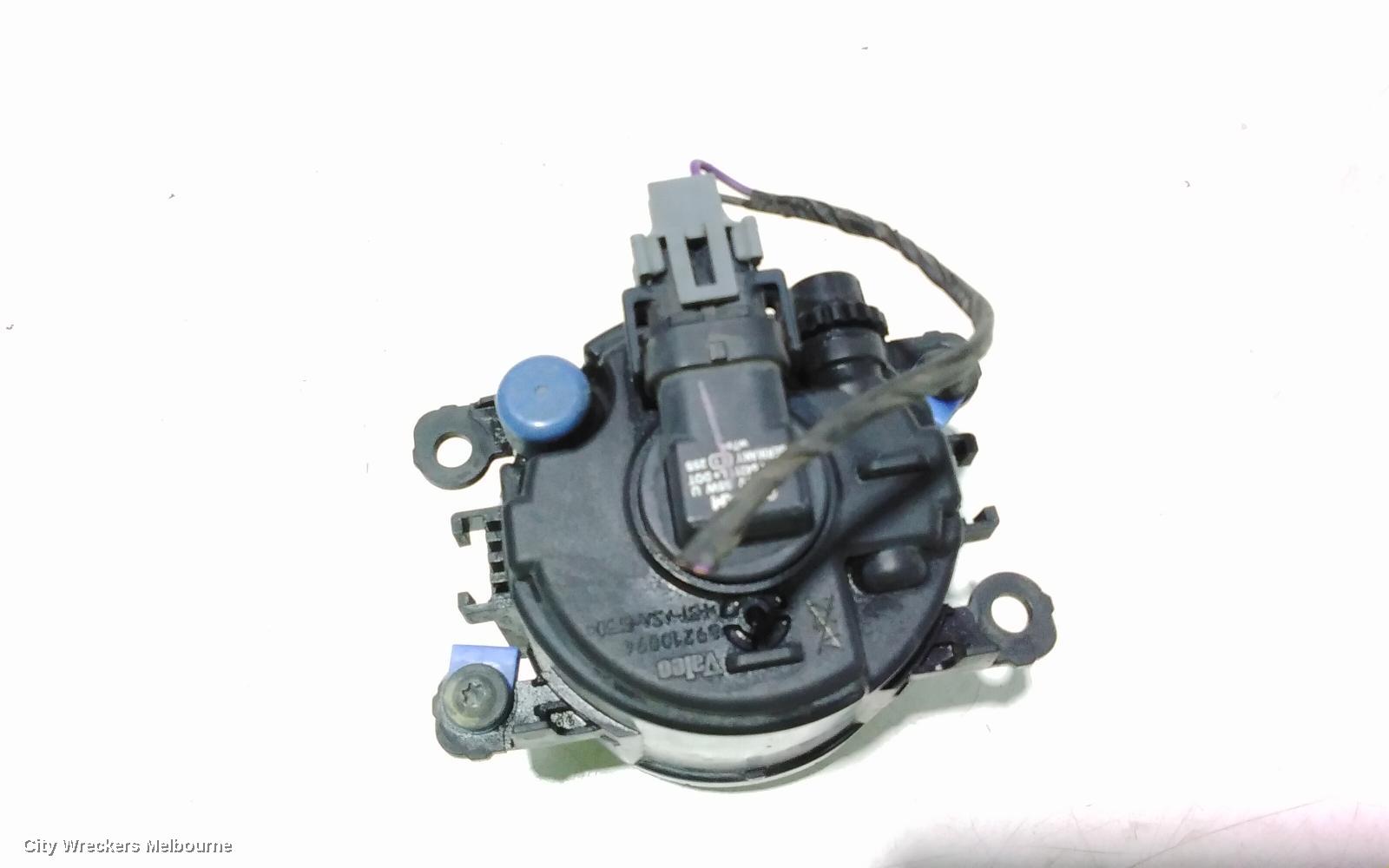 HOLDEN COMMODORE RIGHT INDICATOR/FOG/SIDE, BUMPER FOGLAMP, VZ, CALAIS/BERLINA/SVZ, 08/2004 - 09/2007