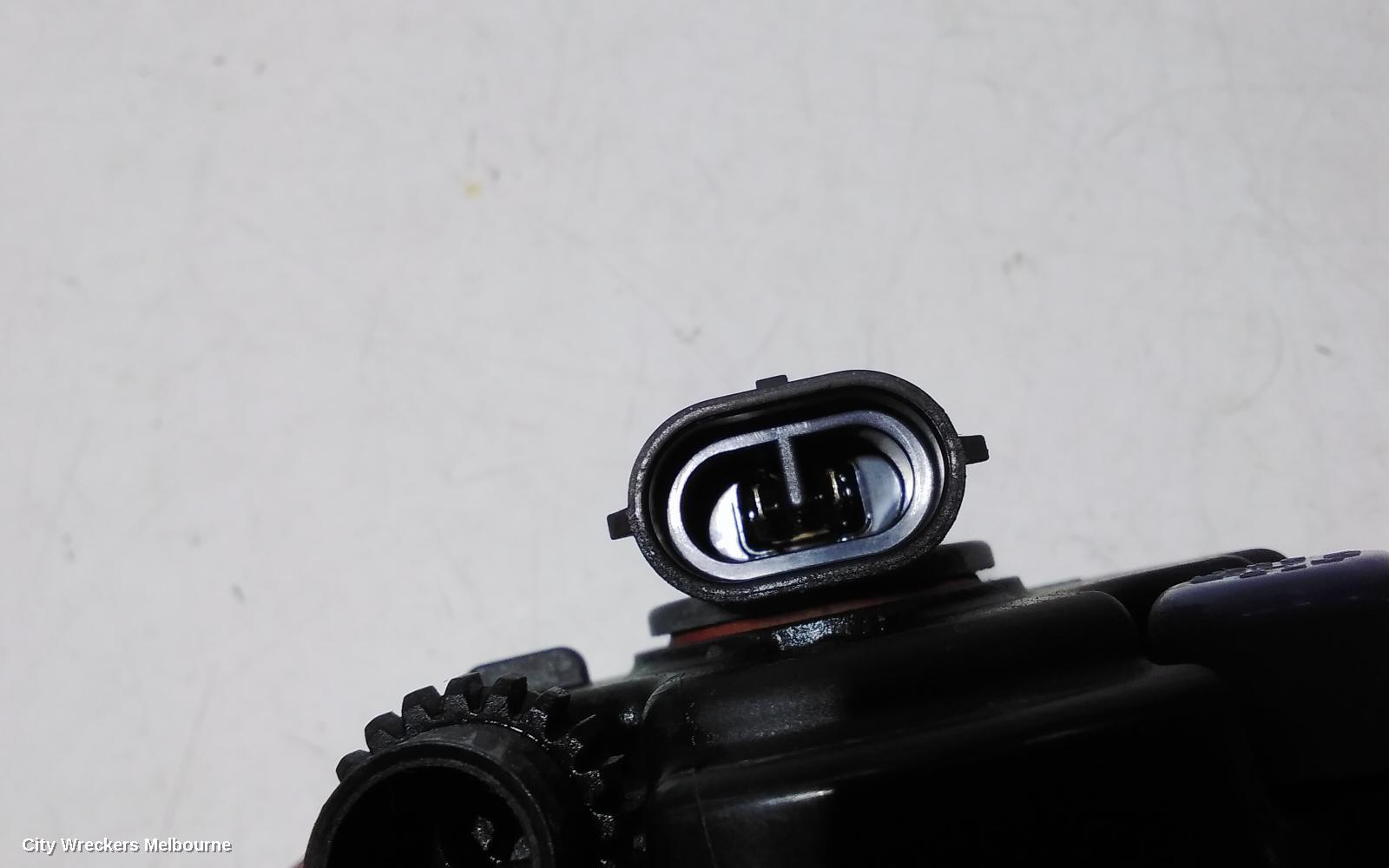 HOLDEN COMMODORE RIGHT INDICATOR/FOG/SIDE, BUMPER FOGLAMP, VZ, CALAIS/BERLINA/SVZ, 08/2004 - 09/2007