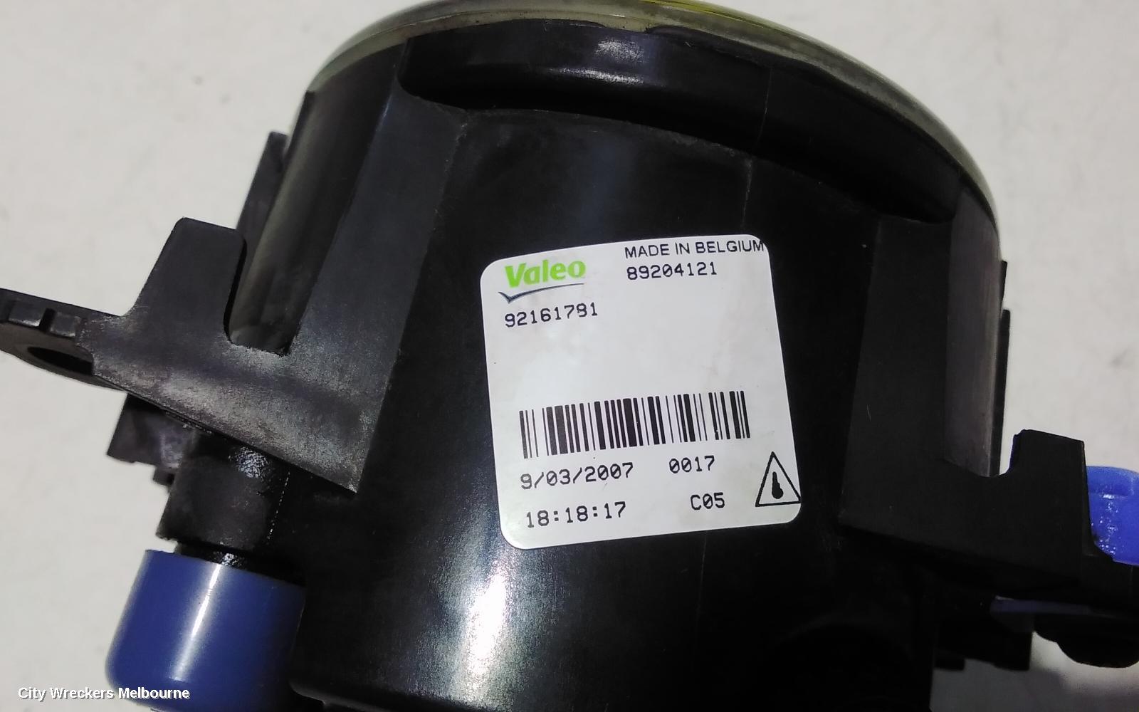 HOLDEN COMMODORE RIGHT INDICATOR/FOG/SIDE, BUMPER FOGLAMP, VZ, CALAIS/BERLINA/SVZ, 08/2004 - 09/2007