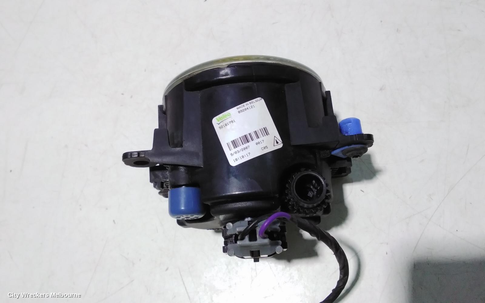 HOLDEN COMMODORE RIGHT INDICATOR/FOG/SIDE, BUMPER FOGLAMP, VZ, CALAIS/BERLINA/SVZ, 08/2004 - 09/2007