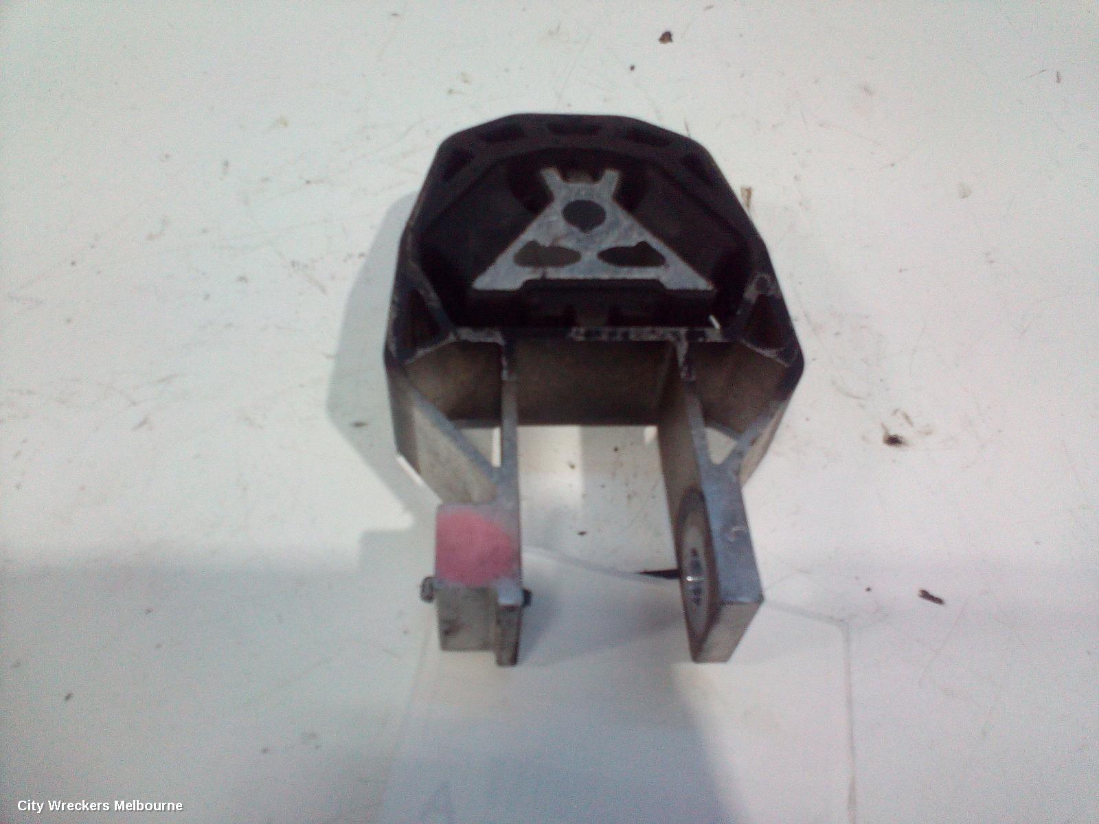 FORD ESCAPE MOUNT, ZG, 09/2016 - 05/2020
