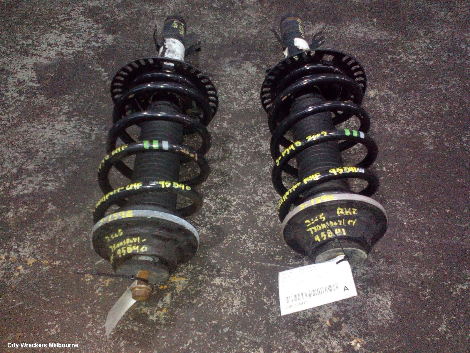VOLKSWAGEN TRANSPORTER RIGHT FRONT STRUT, T5, 08/2004 - 02/2010