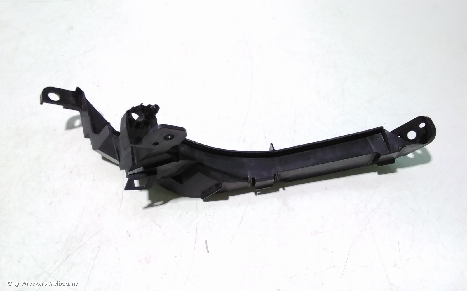 HONDA CRV, RE 03/2007 - 10/2012, LH HEATLIGH BRAKET: 95870