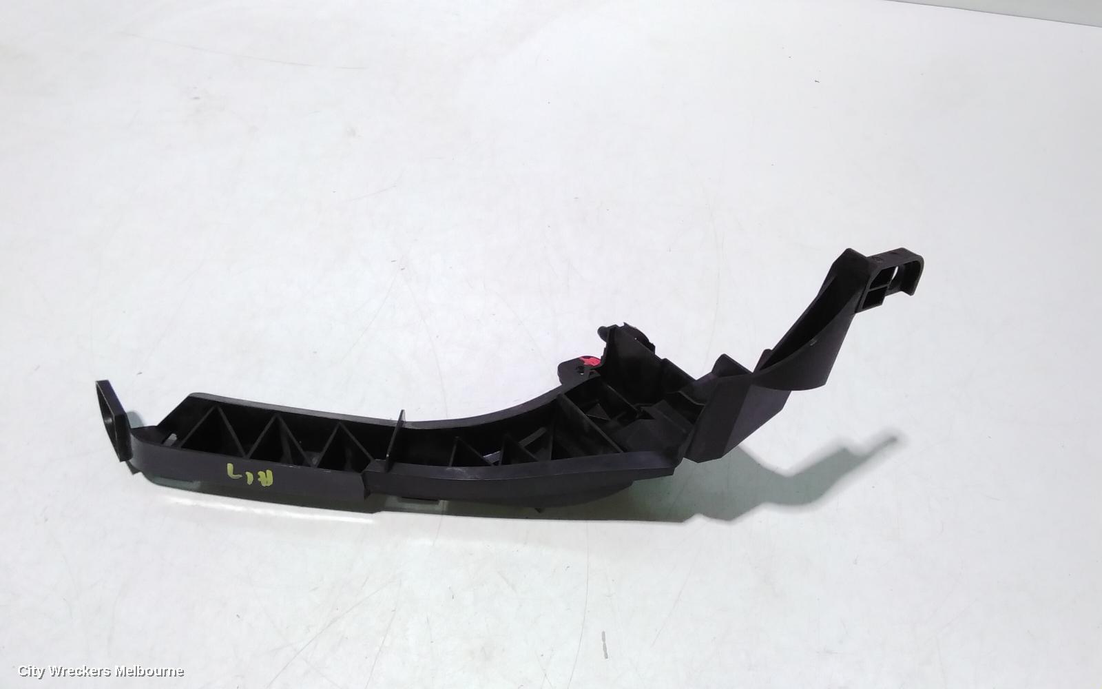 HONDA CRV, RE 03/2007 - 10/2012, LH HEATLIGH BRAKET: 95870