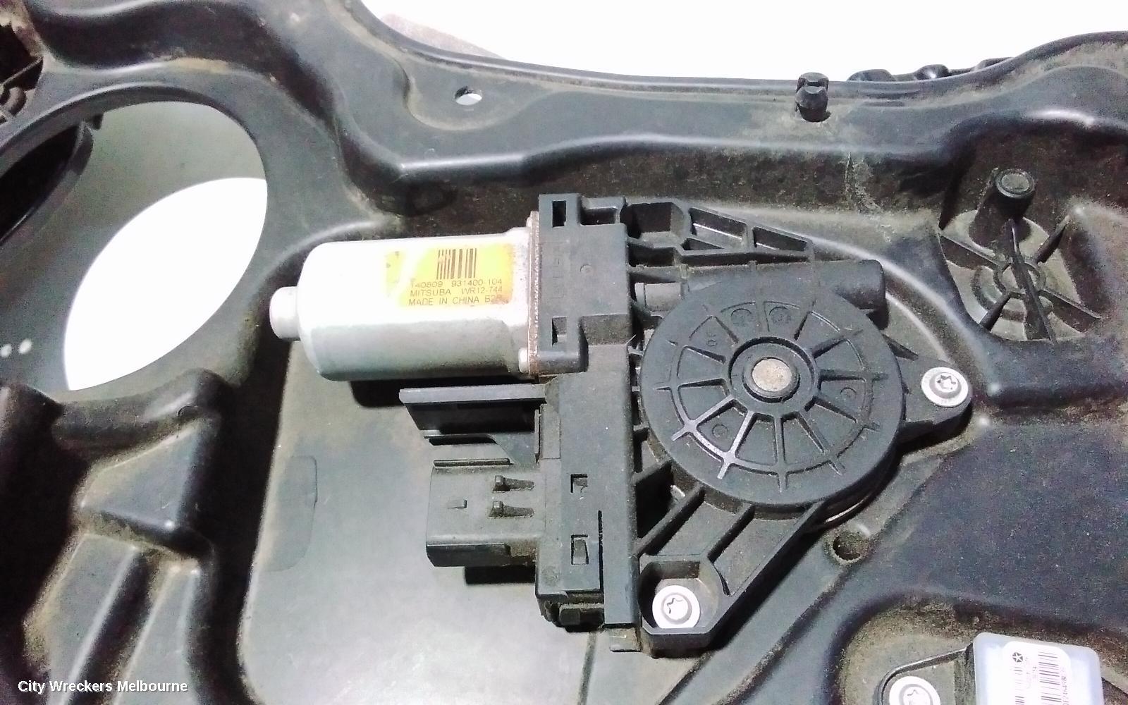 JEEP CHEROKEE LEFT FRONT WINDOW REG/MOTOR, KL, 02/2014 ONWARDS