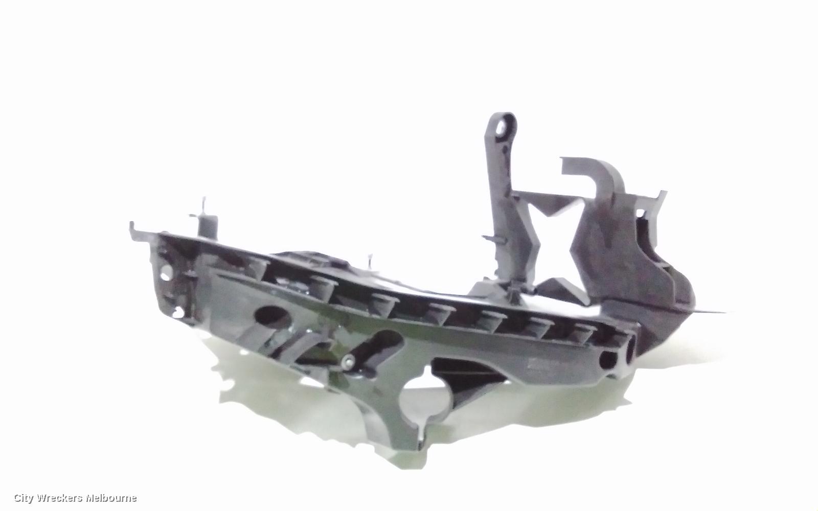 AUDI A4, B8 8K, 04/2008 - 06/2012, RHF LOWER HEADLIGHT BRACKET : 96142