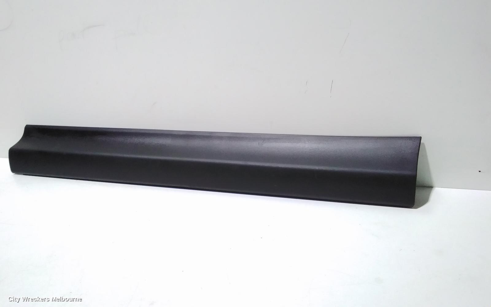 TOYOTA RAV4 DOOR MOULD, RHF LOWER DOOR MOULD: 96185, XA40, 12/2012 - 12/2018