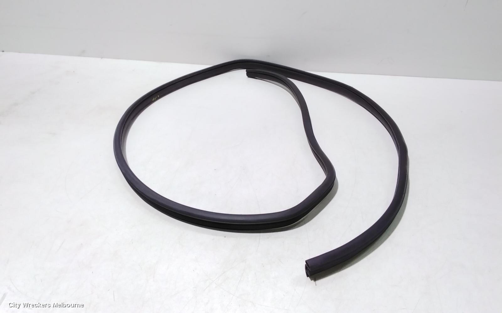 HOLDEN COMMODORE SEAL, LH FRONT: 96210, VE, 08/2006 - 05/2013
