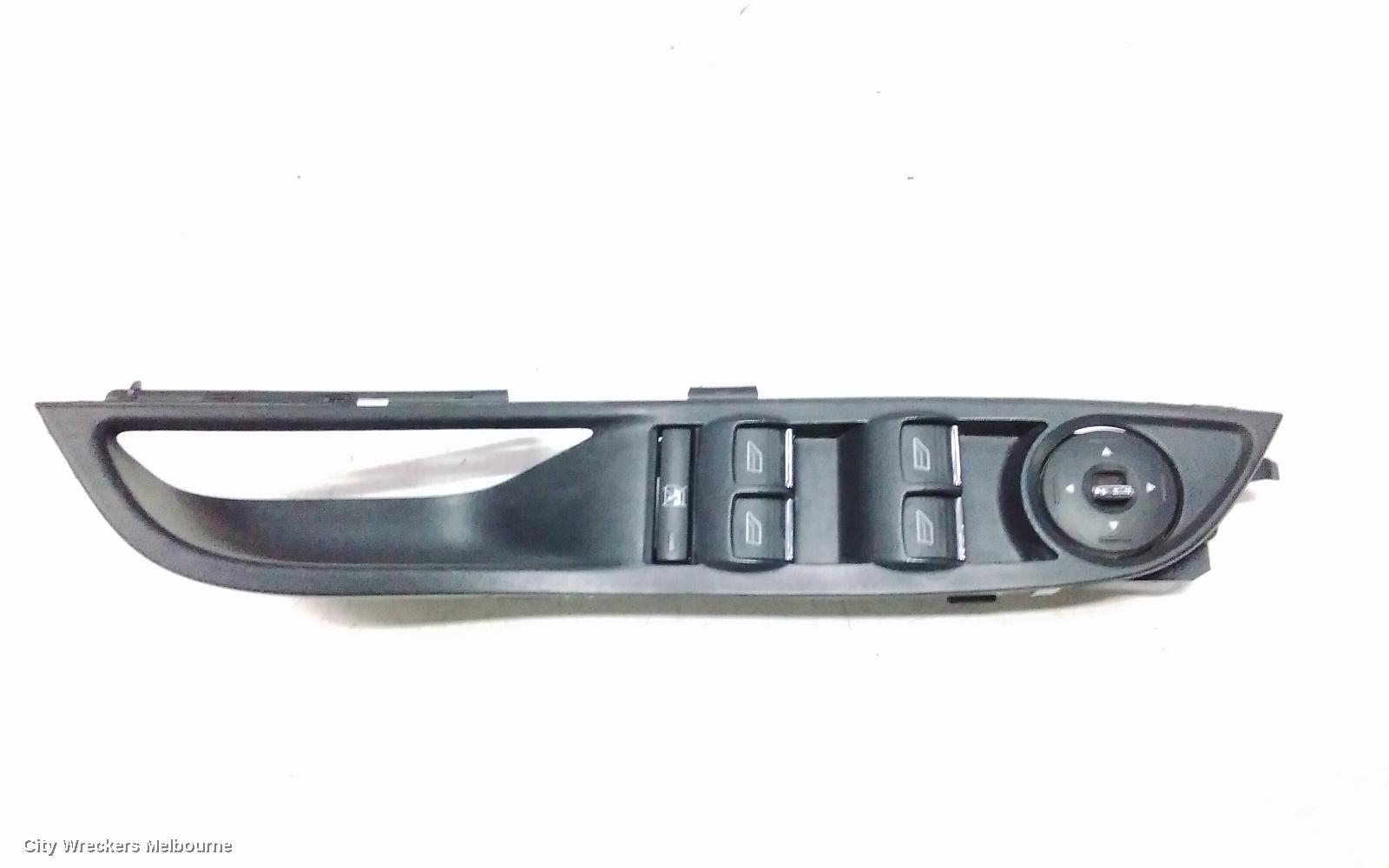 FORD FOCUS PWR DR WIND SWITCH, RH FRONT (MASTER SWITCH), LW, MANUAL FOLD, NON CHROME INSERT TYPE, 05/2011 - 08/2015