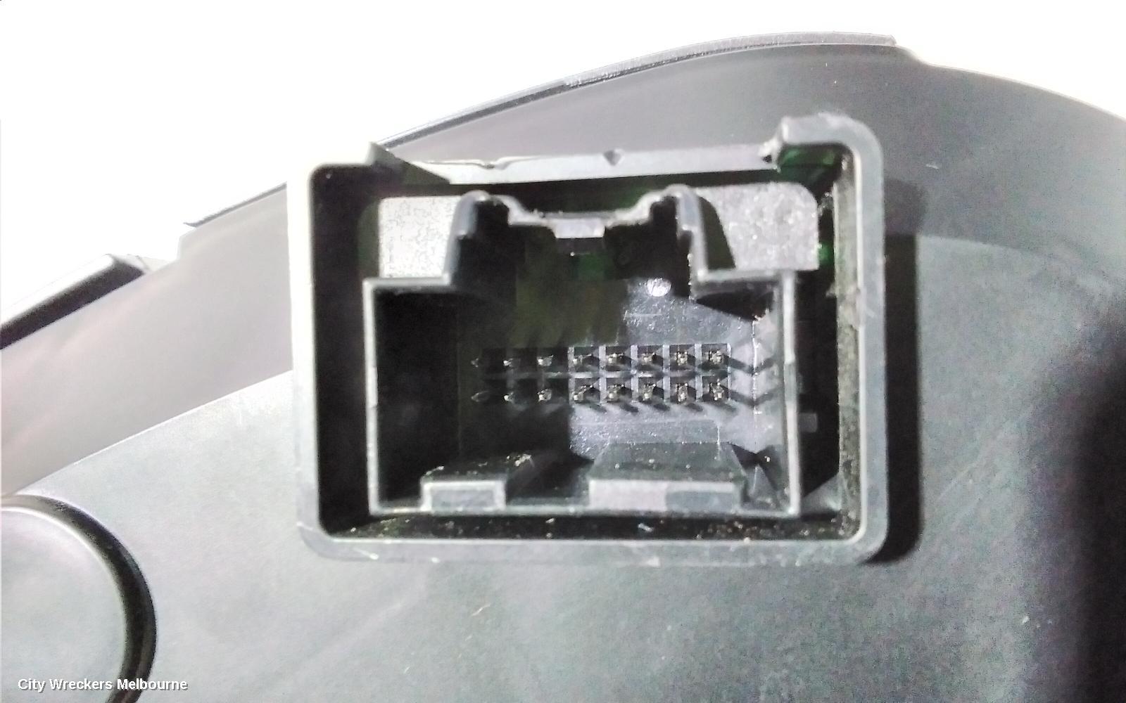 HOLDEN CAPTIVA INSTRUMENT CLUSTER, INSTRUMENT CLUSTER, DIESEL, 2.2, CAPTIVA 7, CG, 01/2011 - 06/2018