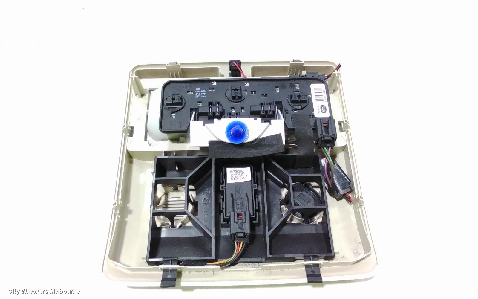 LAND ROVER RANGEROVER SPORT COURTESY LIGHT, FRONT, W/ SUNROOF CONTROLS TYPE, L320, 08/2005 - 09/2009