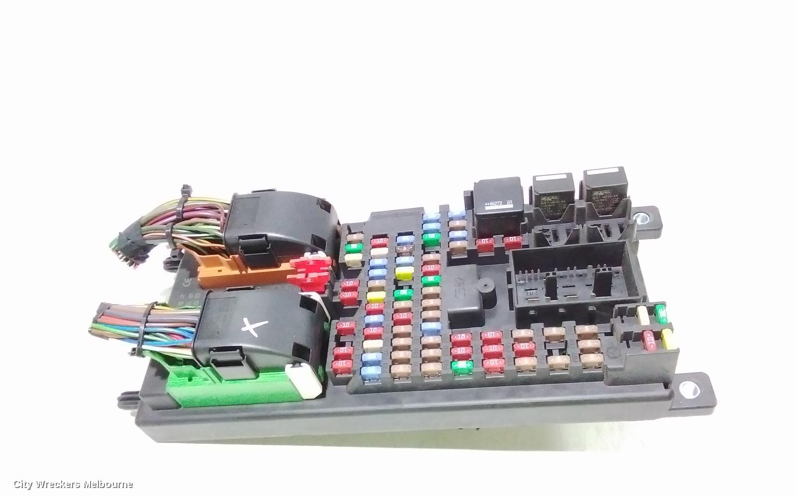 LAND ROVER RANGEROVER SPORT FUSE BOX, UNDER DASH, L320, 08/2005 - 12/2013