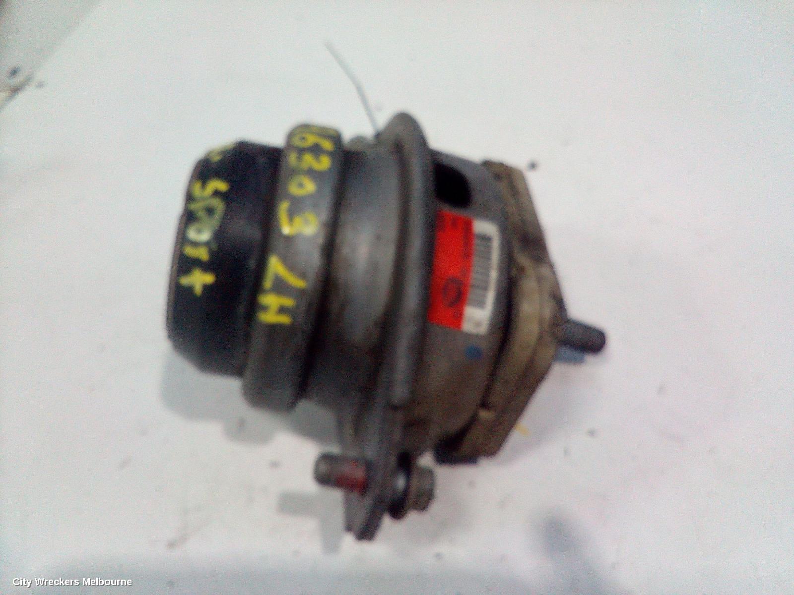 LAND ROVER RANGEROVER SPORT MOUNT, ENGINE MOUNT, DIESEL, 2.7, TURBO, L320, 08/2005 - 09/2009