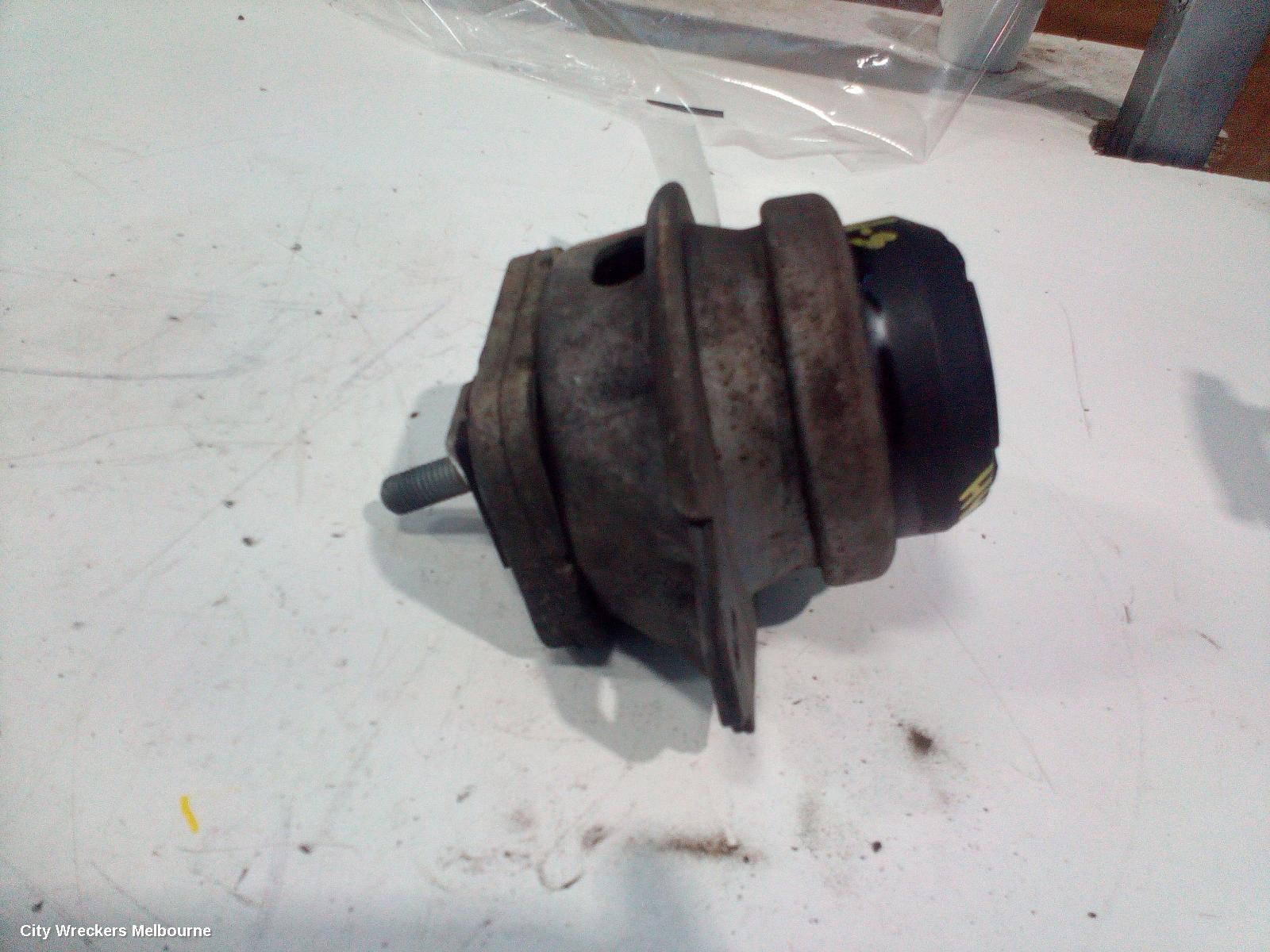 LAND ROVER RANGEROVER SPORT MOUNT, ENGINE MOUNT, DIESEL, 2.7, TURBO, L320, 08/2005 - 09/2009