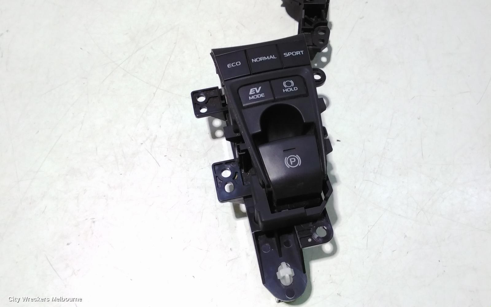 TOYOTA CAMRY HANDBRAKE LEVER, XV70, 09/2017 - 05/2024