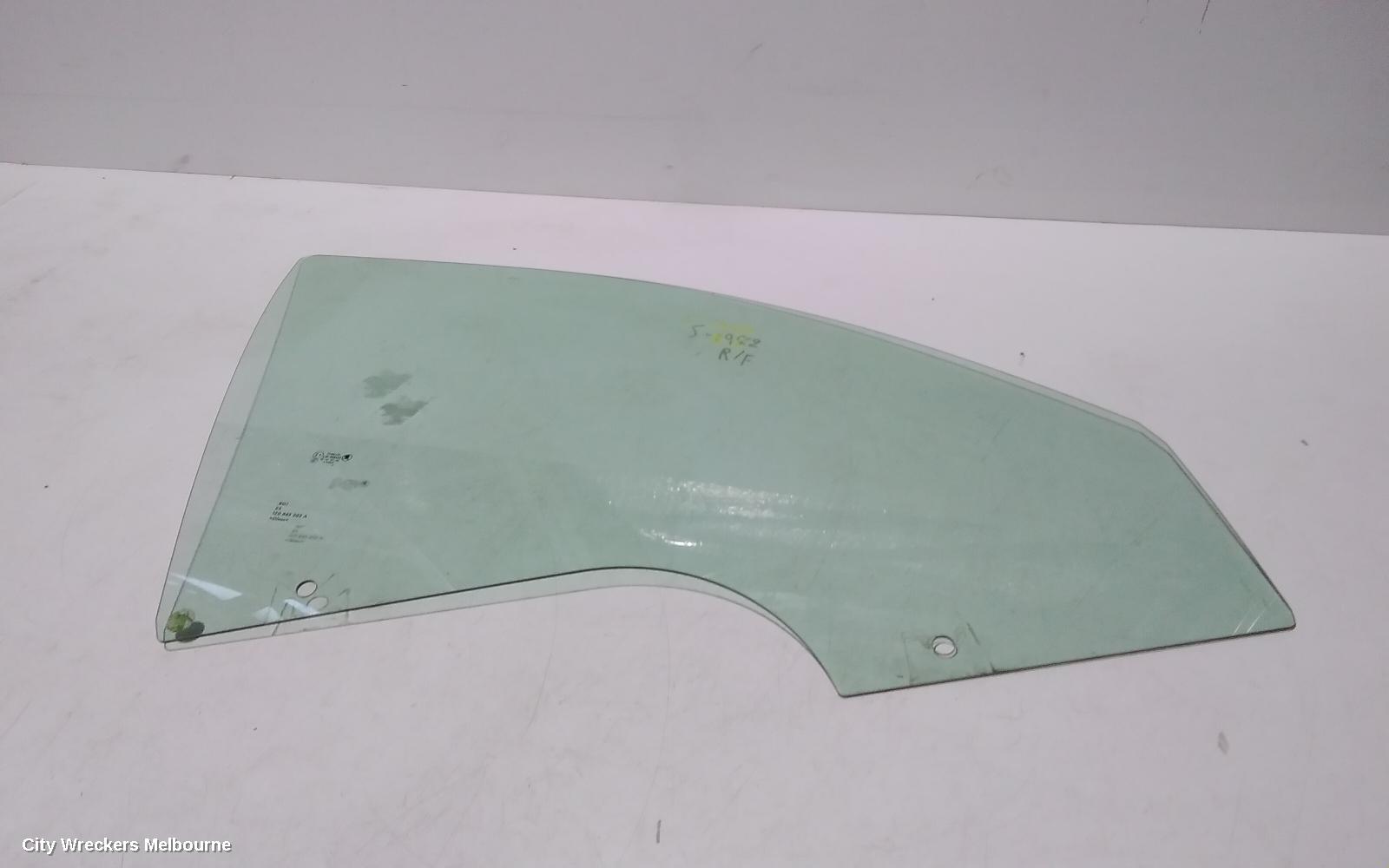SKODA OCTAVIA RIGHT FRONT DOOR WINDOW, 1Z, 01/2004 - 10/2013