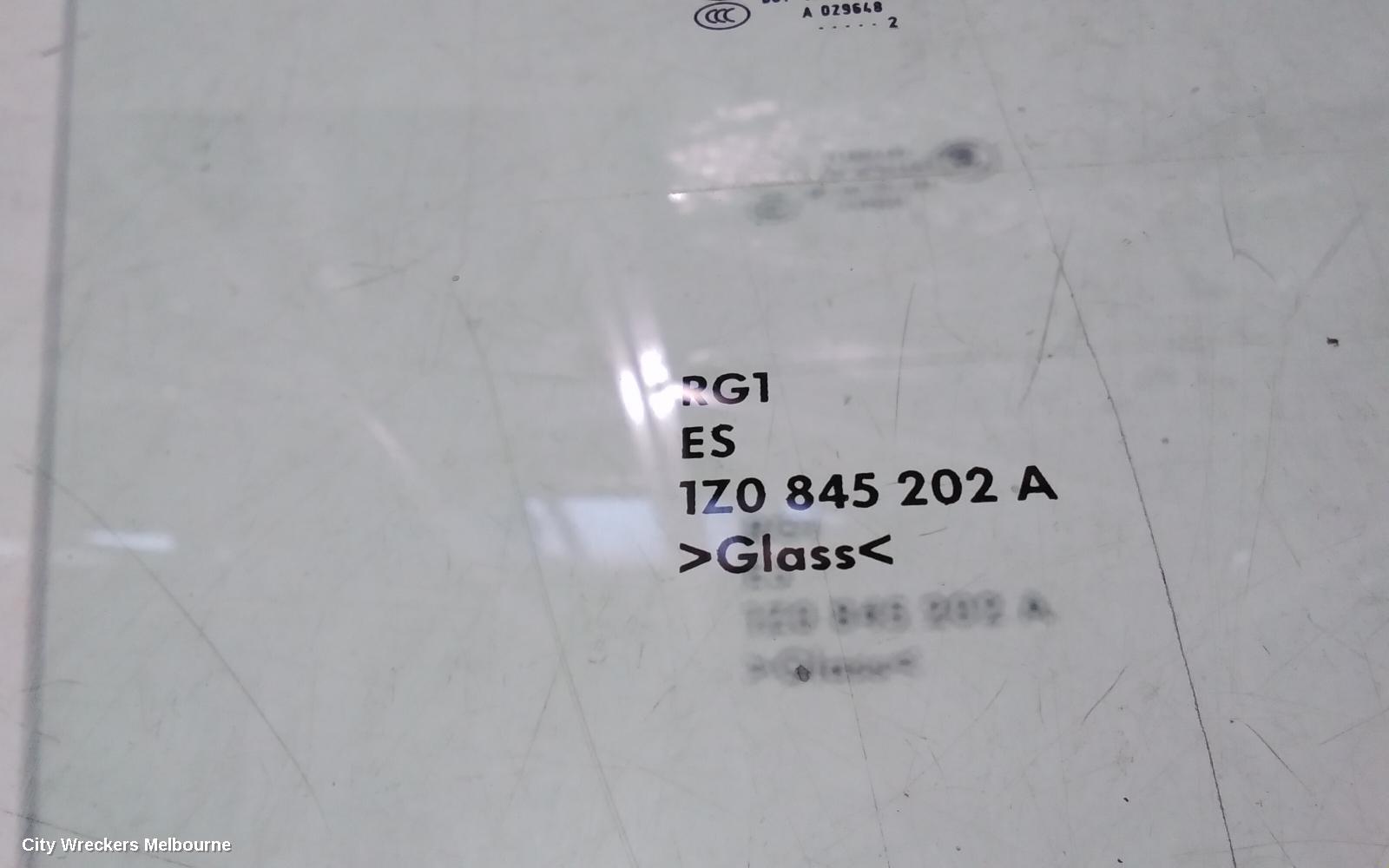 SKODA OCTAVIA RIGHT FRONT DOOR WINDOW, 1Z, 01/2004 - 10/2013