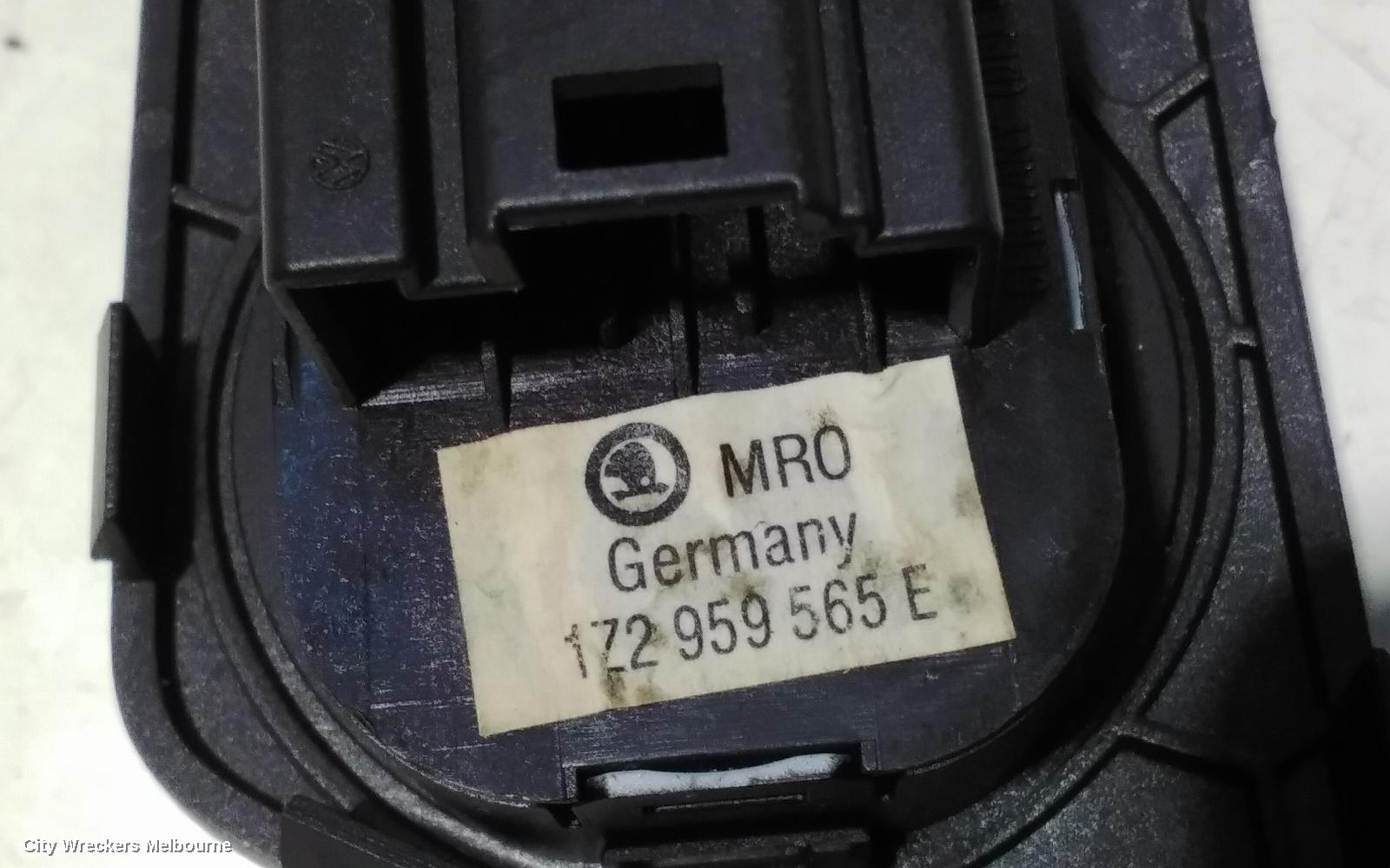 SKODA OCTAVIA, 1Z MY09 03/2009 - 10/2013, MIRROR SWITCH: 96436