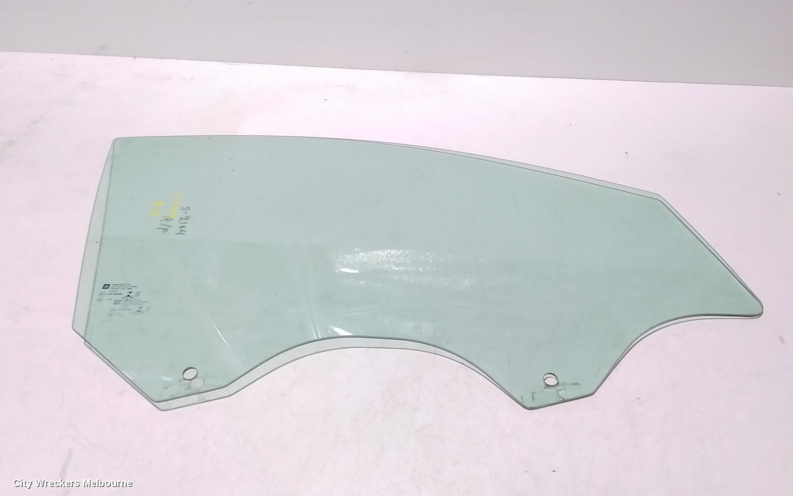 HOLDEN EQUINOX RIGHT FRONT DOOR WINDOW, EQ, 09/2017 - 12/2020