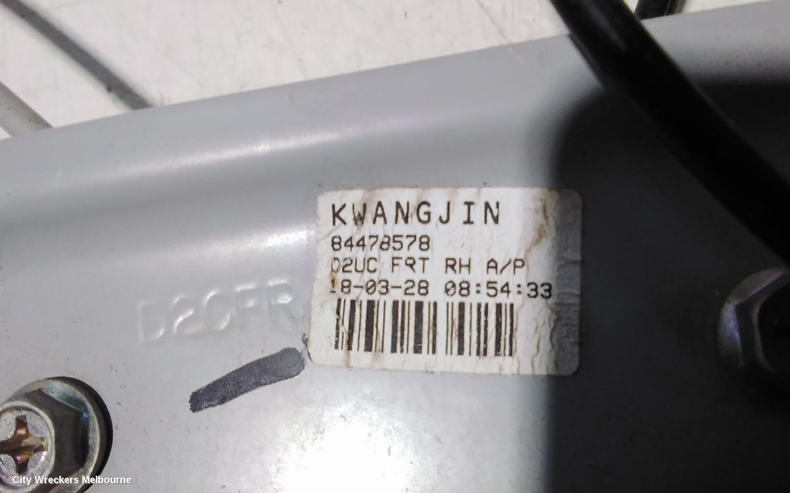 HOLDEN EQUINOX RIGHT FRONT WINDOW REG/MOTOR, EQ, 09/2017 - 12/2020