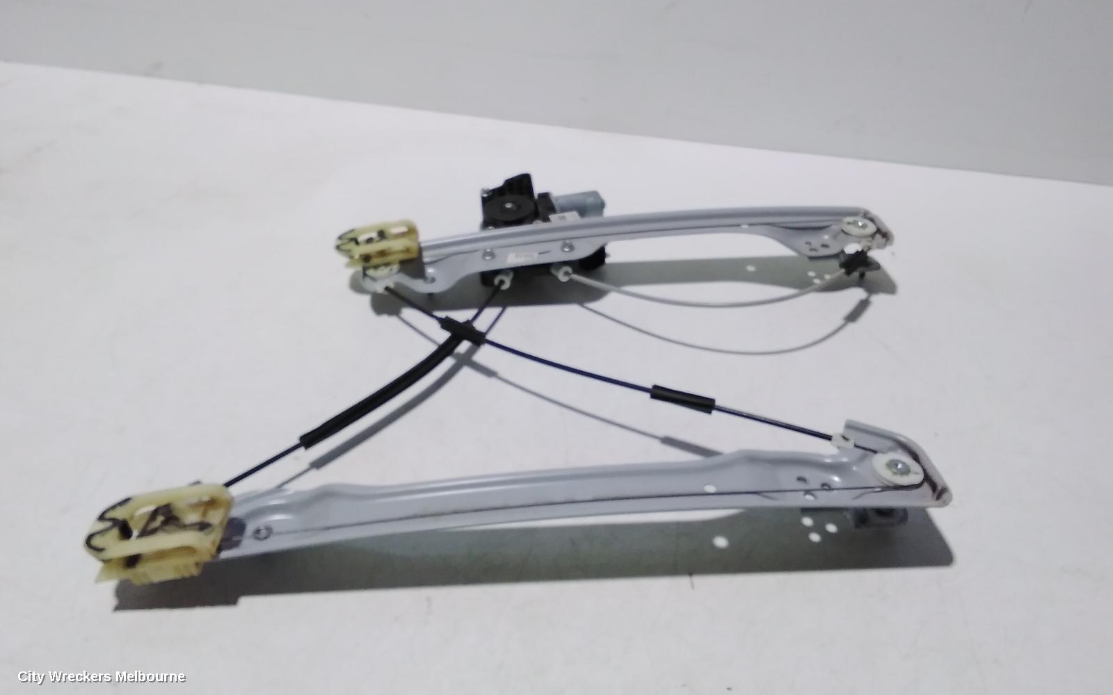 HOLDEN EQUINOX RIGHT FRONT WINDOW REG/MOTOR, EQ, 09/2017 - 12/2020