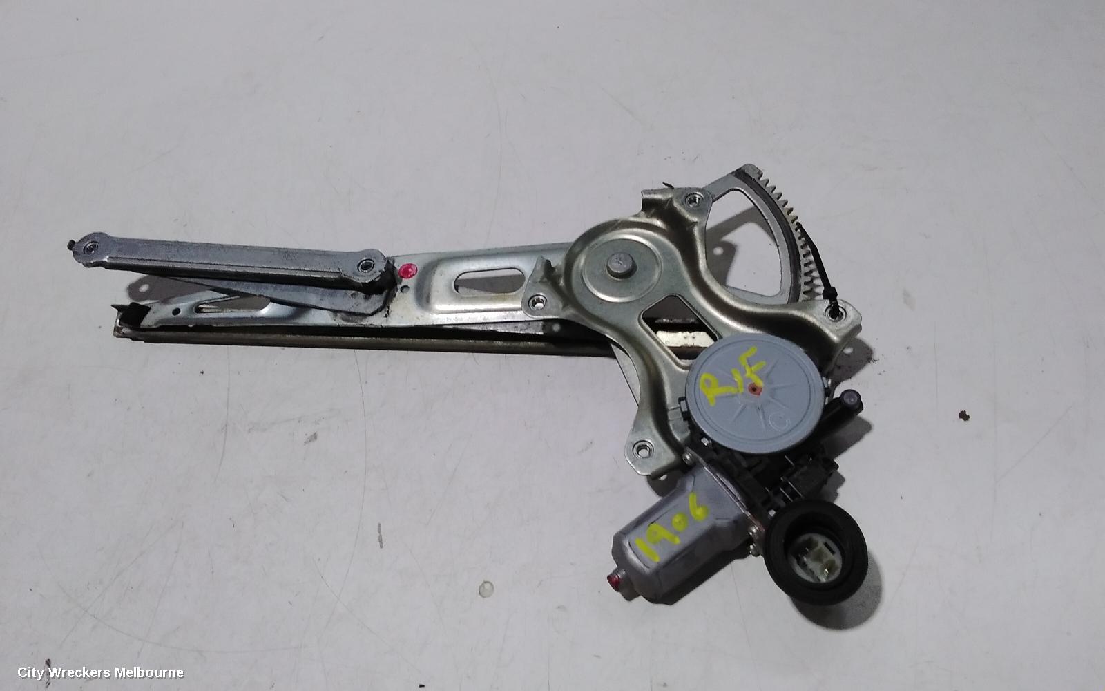 TOYOTA YARIS RIGHT FRONT WINDOW REG/MOTOR, NCP9#, 3DR/5DR HATCH, 10/2005 - 07/2011