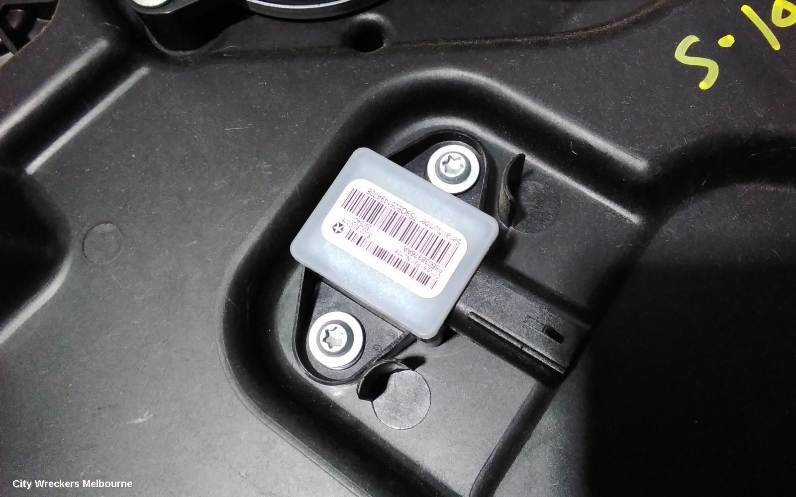 JEEP CHEROKEE RIGHT FRONT WINDOW REG/MOTOR, KL, 02/2014 ONWARDS