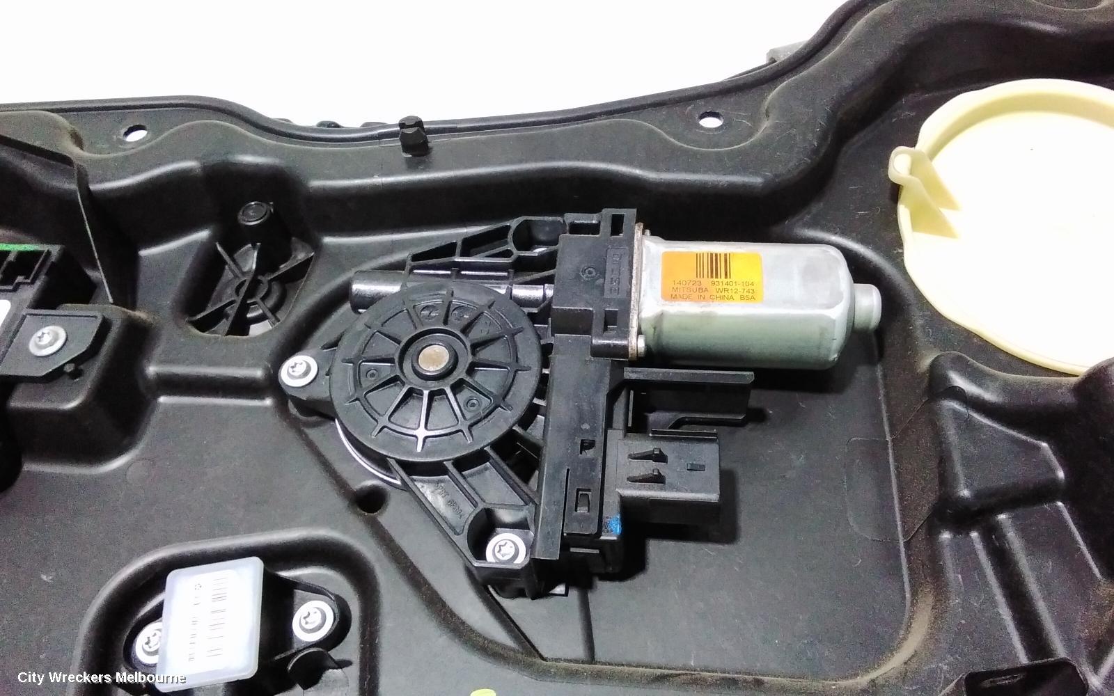 JEEP CHEROKEE RIGHT FRONT WINDOW REG/MOTOR, KL, 02/2014 ONWARDS