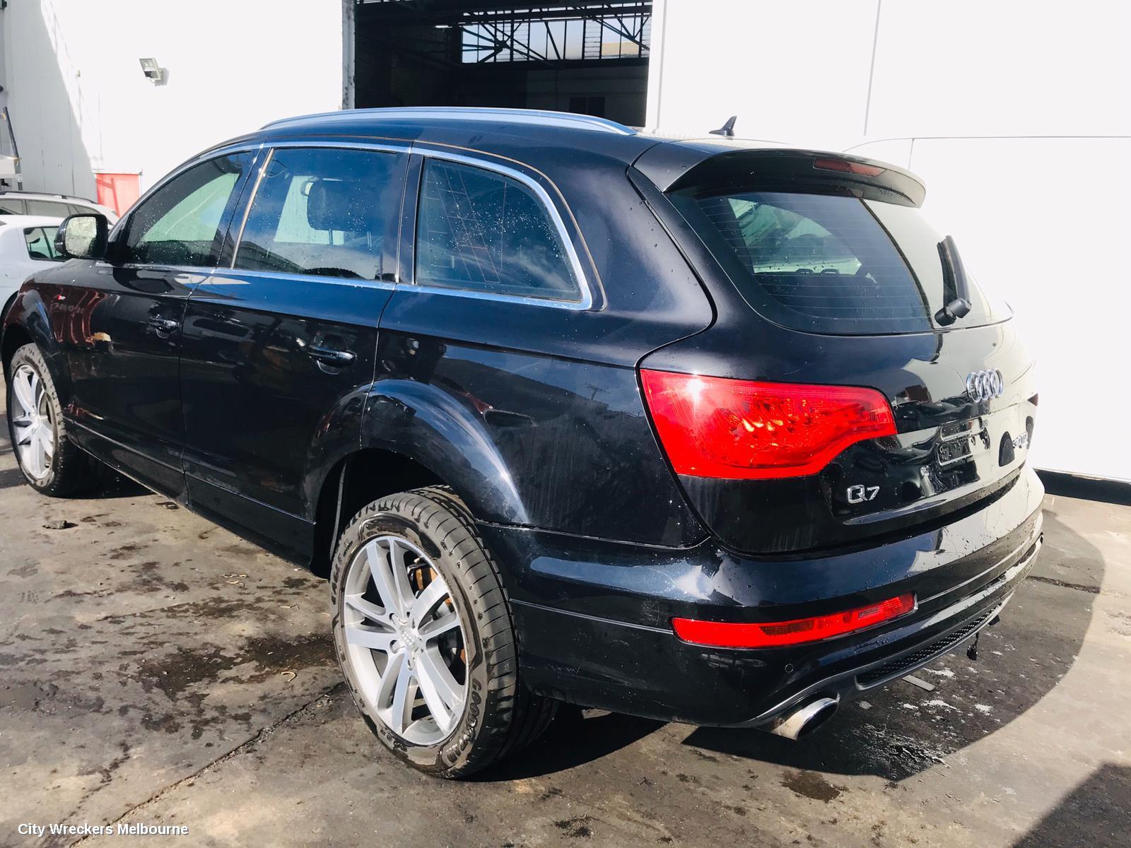 AUDI Q7 LEFT TAILLIGHT, 4L, IN TAILGATE, 10/2009 - 08/2015