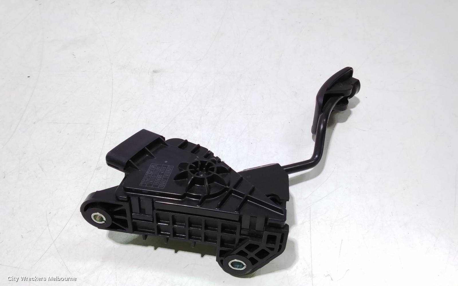 TOYOTA HIACE PEDAL ASSEMBLY, ACCELERATOR PEDAL, TRH/KDH, 12/2016 - 04/2019