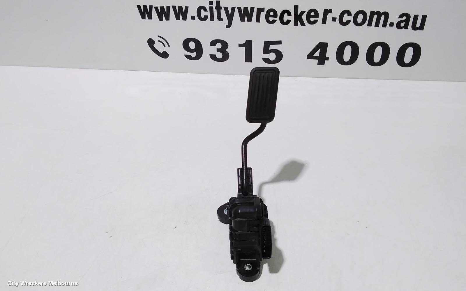 TOYOTA HIACE PEDAL ASSEMBLY, ACCELERATOR PEDAL, TRH/KDH, 12/2016 - 04/2019
