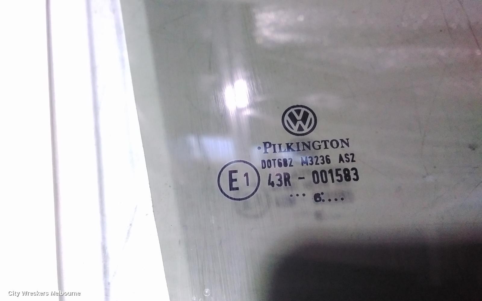VOLKSWAGEN AMAROK RIGHT FRONT DOOR WINDOW, 2H, 12/2010 ONWARDS
