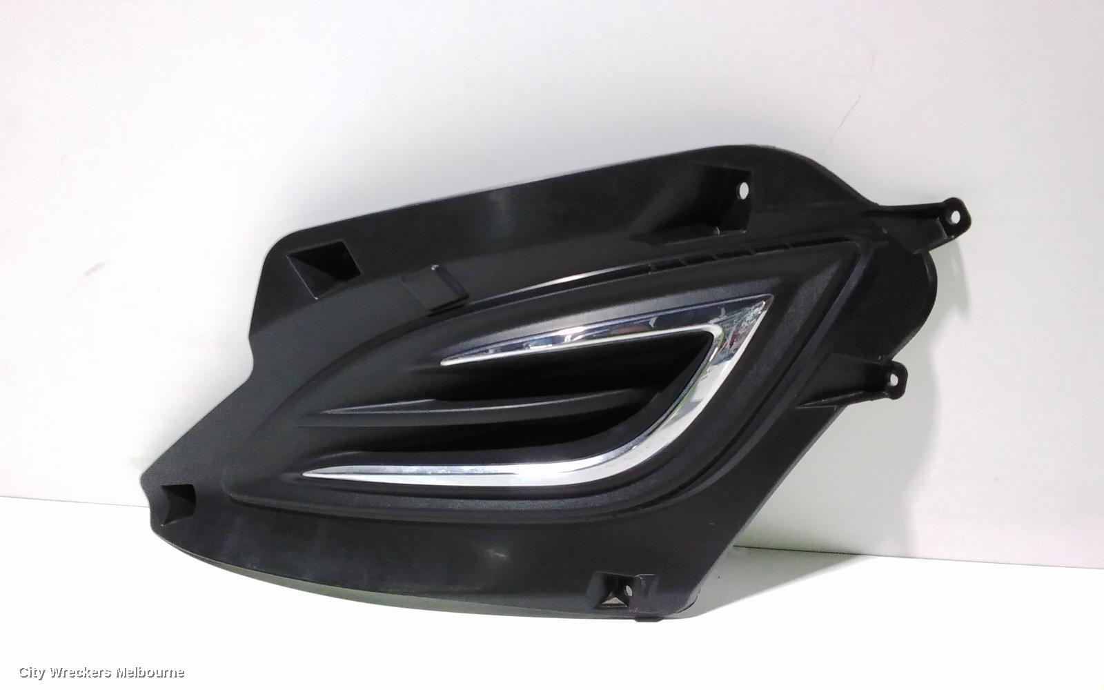 HYUNDAI I20 LEFT INDICATOR/FOG/SIDE, BUMPER FOGLAMP, NON DAYTIME RUNNING LAMP TYPE, PB, 03/2012 - 12/2015